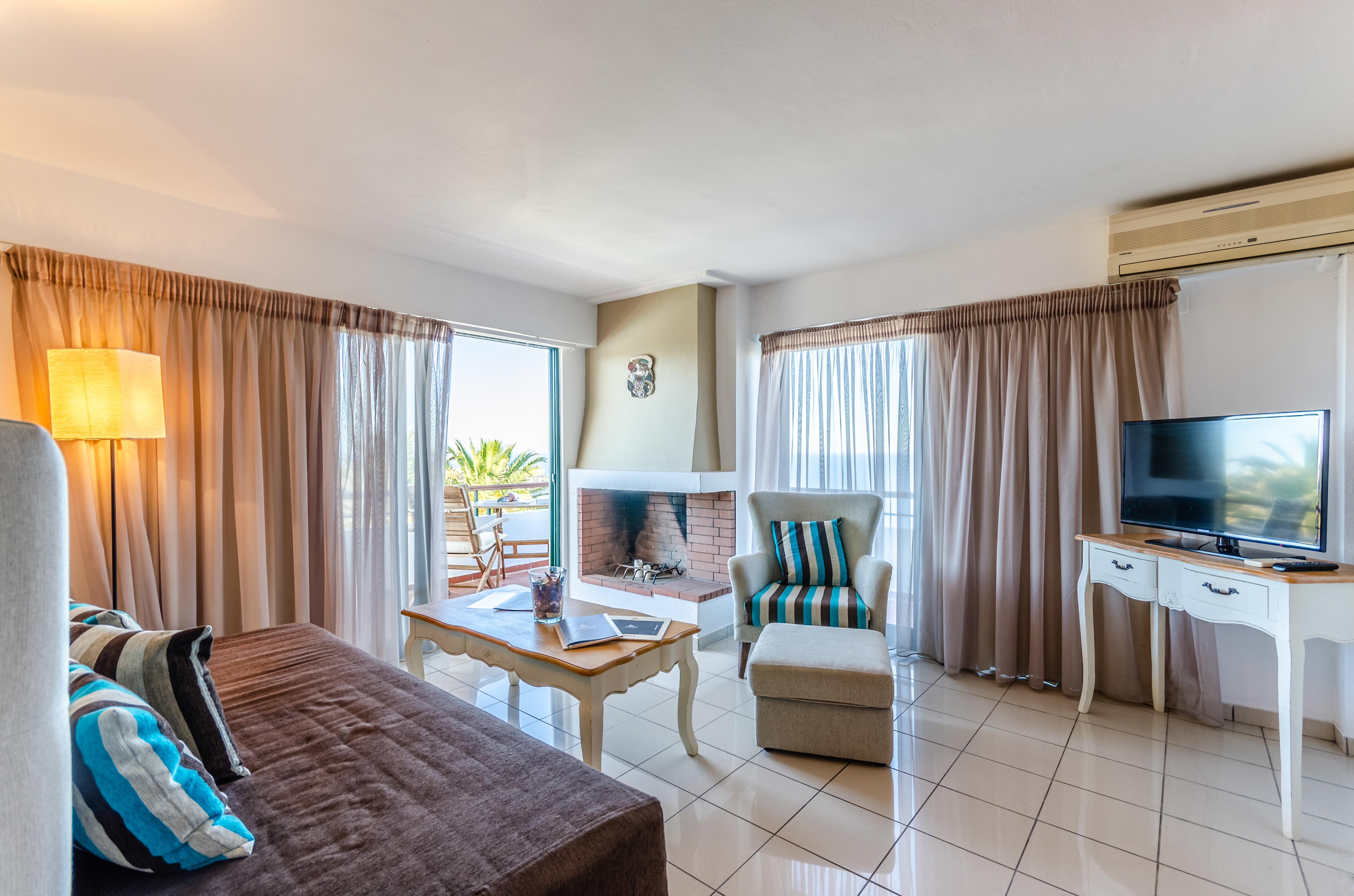 Pela Mare Hotel Agia Pelagia Екстериор снимка