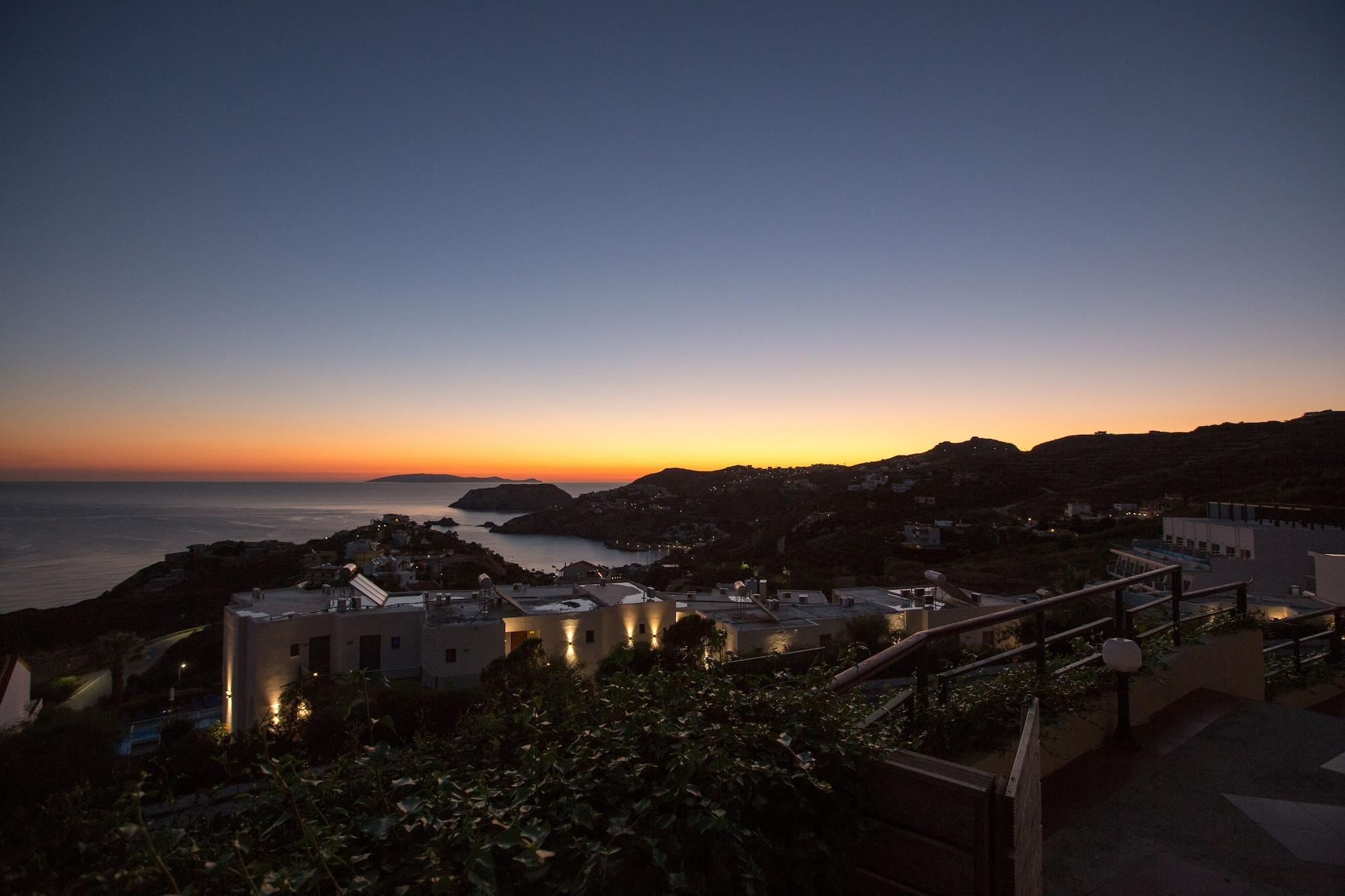 Pela Mare Hotel Agia Pelagia Екстериор снимка