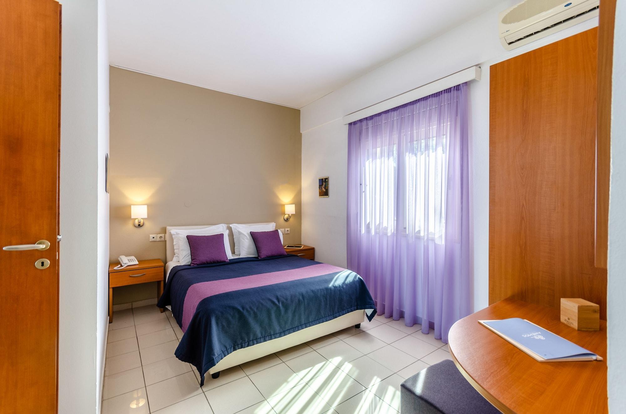 Pela Mare Hotel Agia Pelagia Екстериор снимка