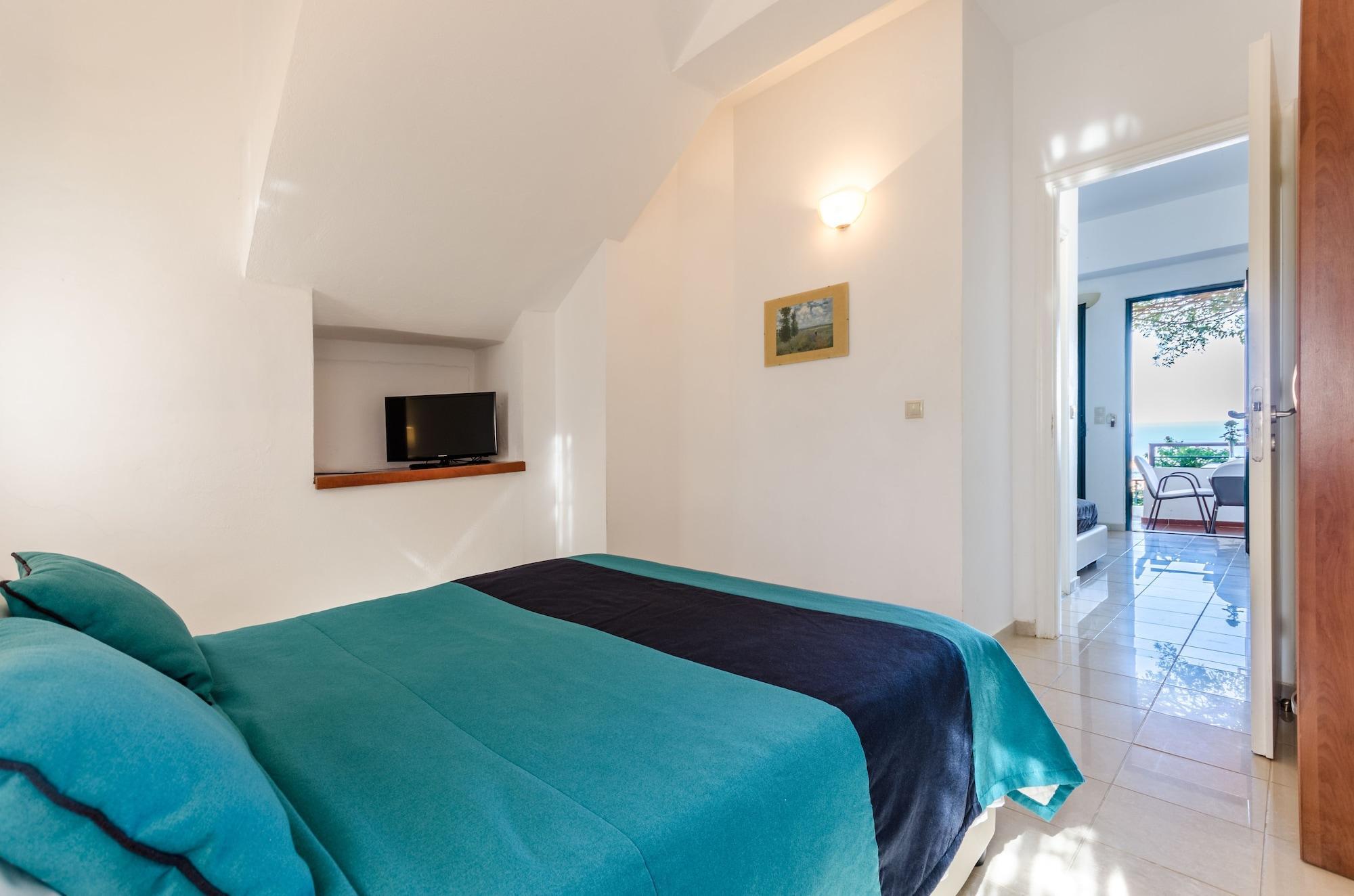 Pela Mare Hotel Agia Pelagia Екстериор снимка