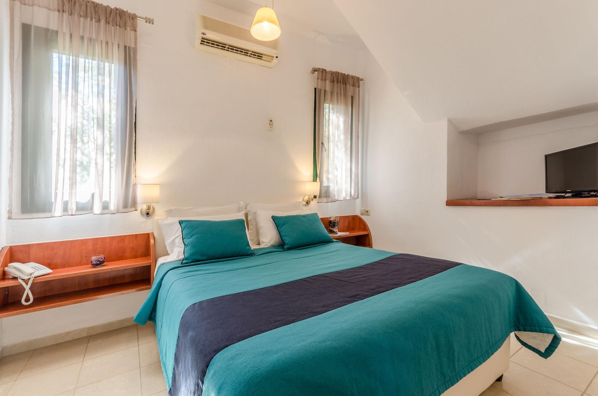 Pela Mare Hotel Agia Pelagia Екстериор снимка