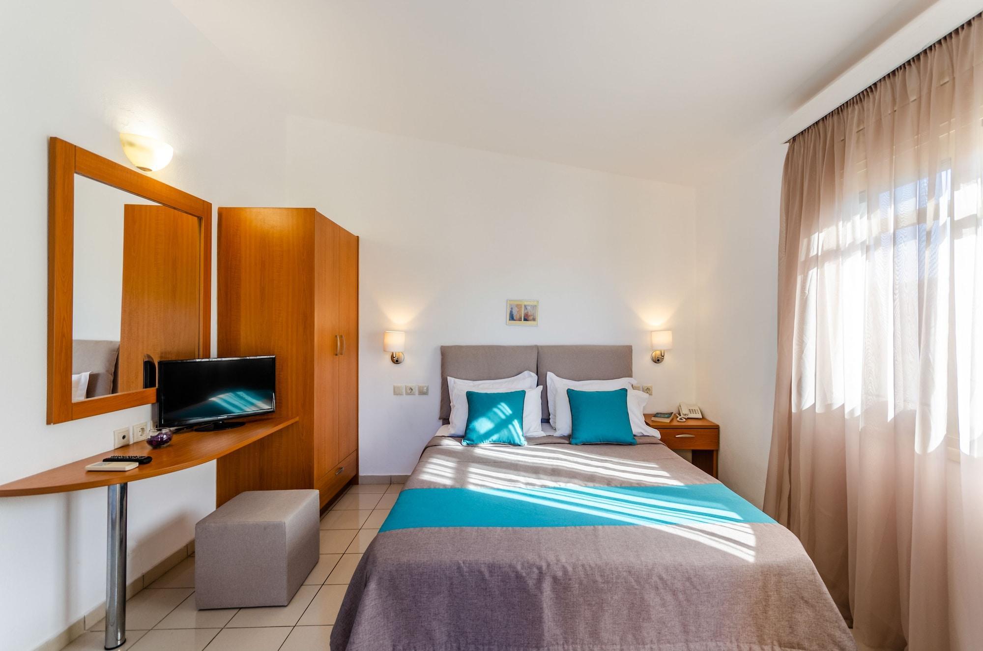 Pela Mare Hotel Agia Pelagia Екстериор снимка
