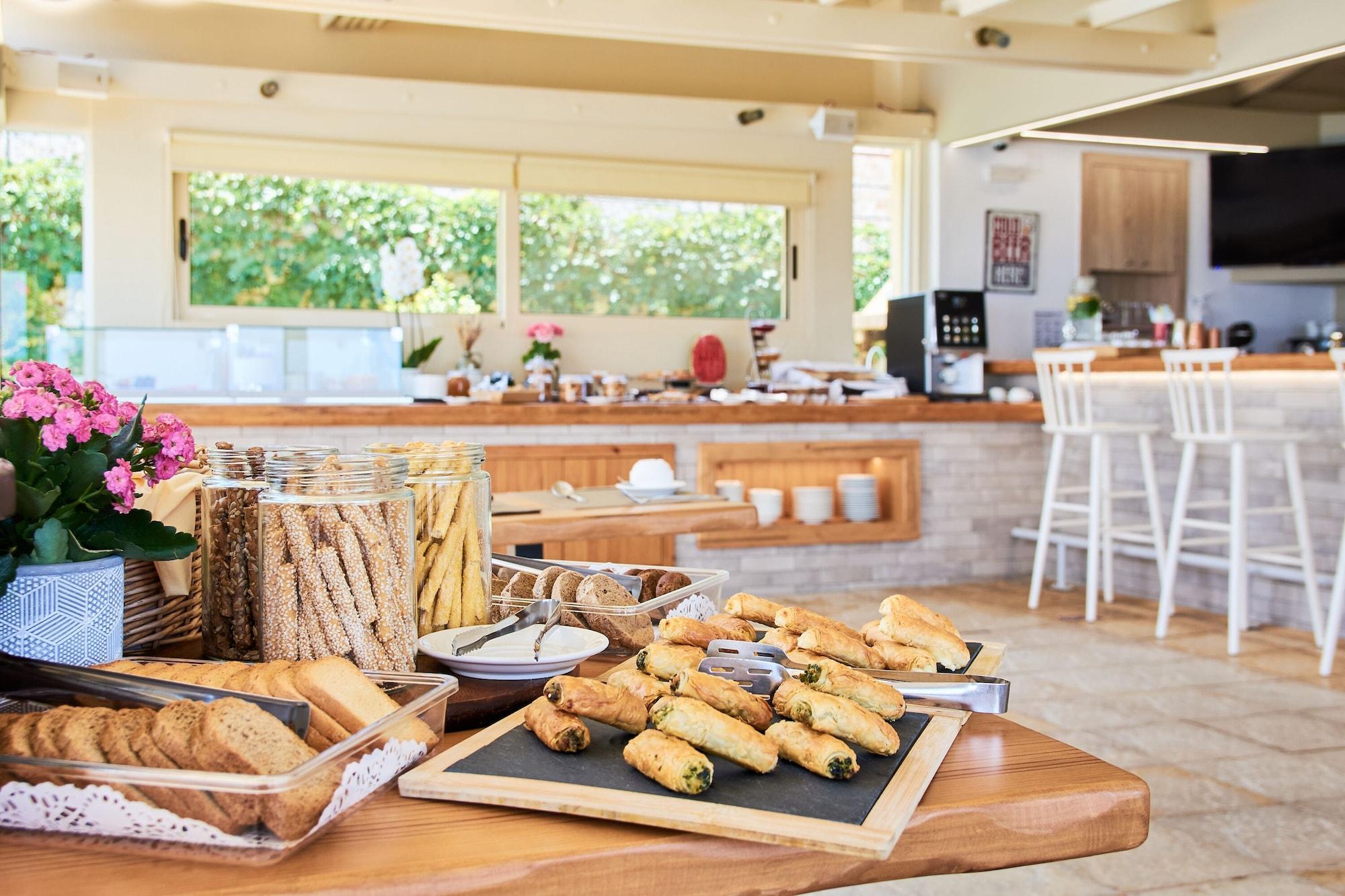 Pela Mare Hotel Agia Pelagia Екстериор снимка